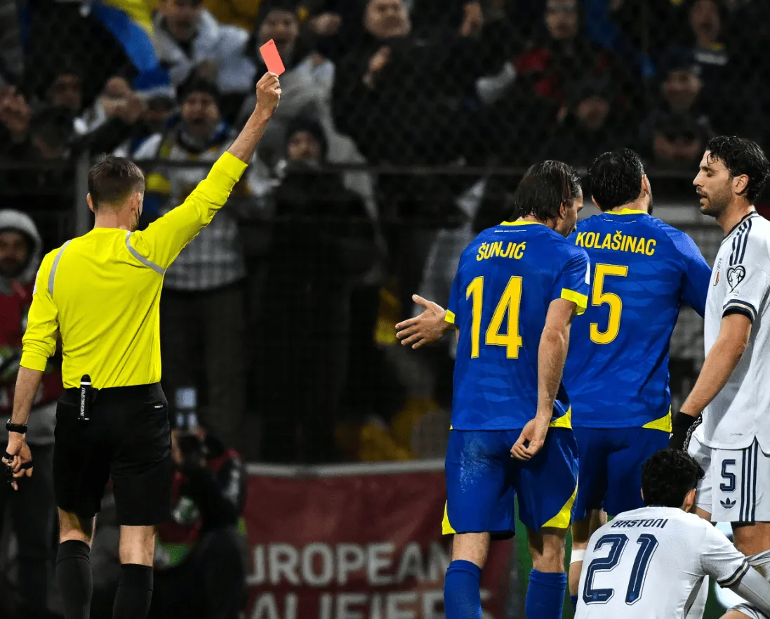 国际足联官方中文网站-波黑0-1意大利半场数据：射门13-2，射正4-2，良机0-0