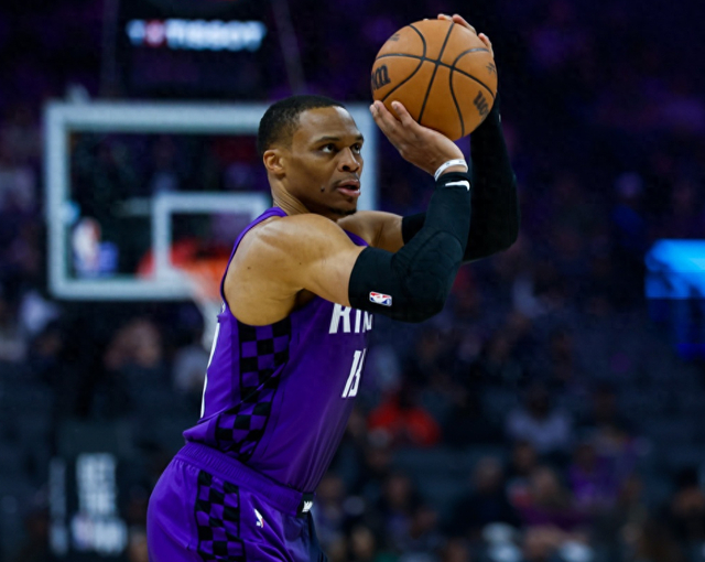 威少你太狠了，詹姆斯保持了5年的历史第一纪录，被你打破了|拉塞尔·威斯布鲁克|国王|拉塞尔-威斯布鲁克|萨克拉门托国王队|詹姆斯-琼斯_新浪体育_新浪新闻