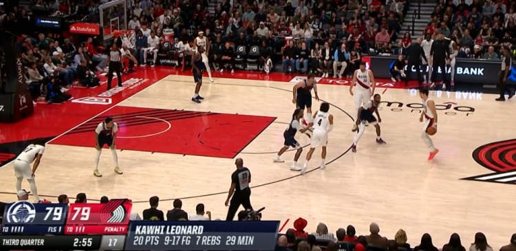 2026世界杯-连续57场了！伦纳德自投自抢翻身跳投再次拿到20+